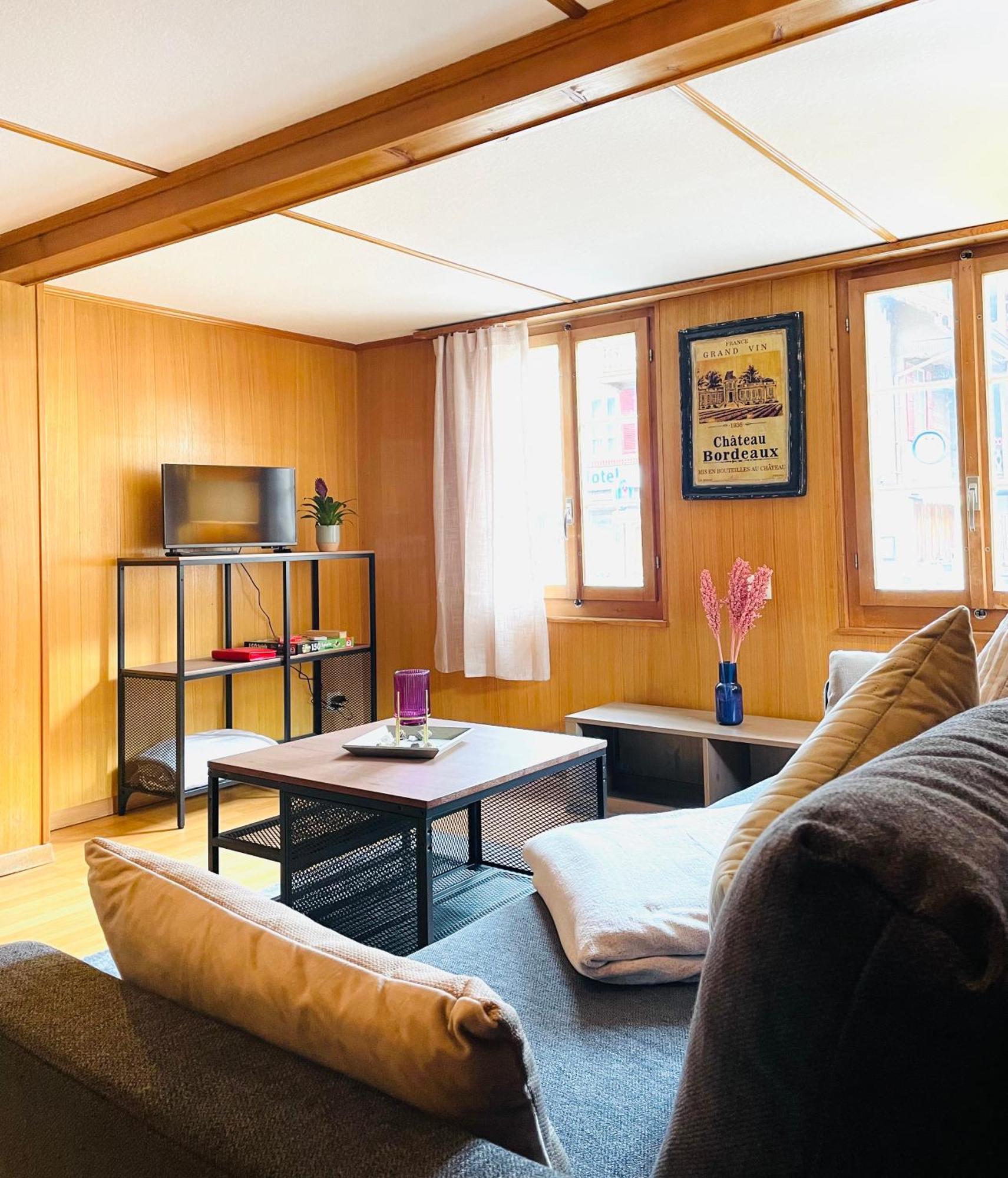 Lovely & Great Equipped Wooden Alp Chalet Flat カンデルシュテッグ エクステリア 写真