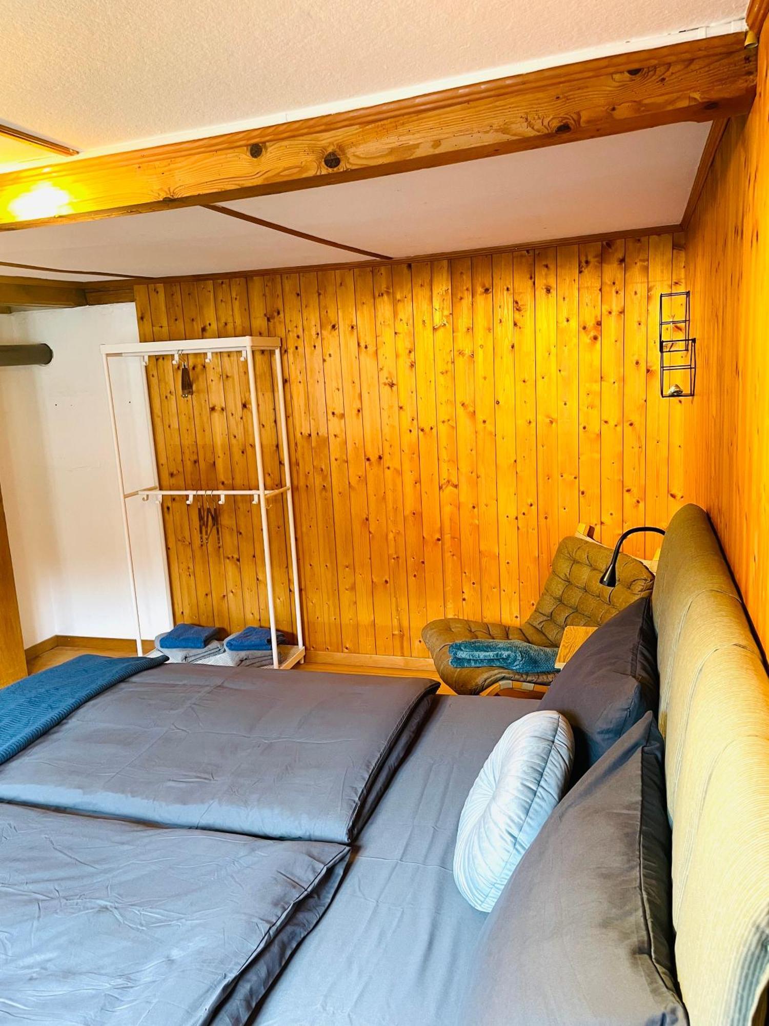 Lovely & Great Equipped Wooden Alp Chalet Flat カンデルシュテッグ エクステリア 写真